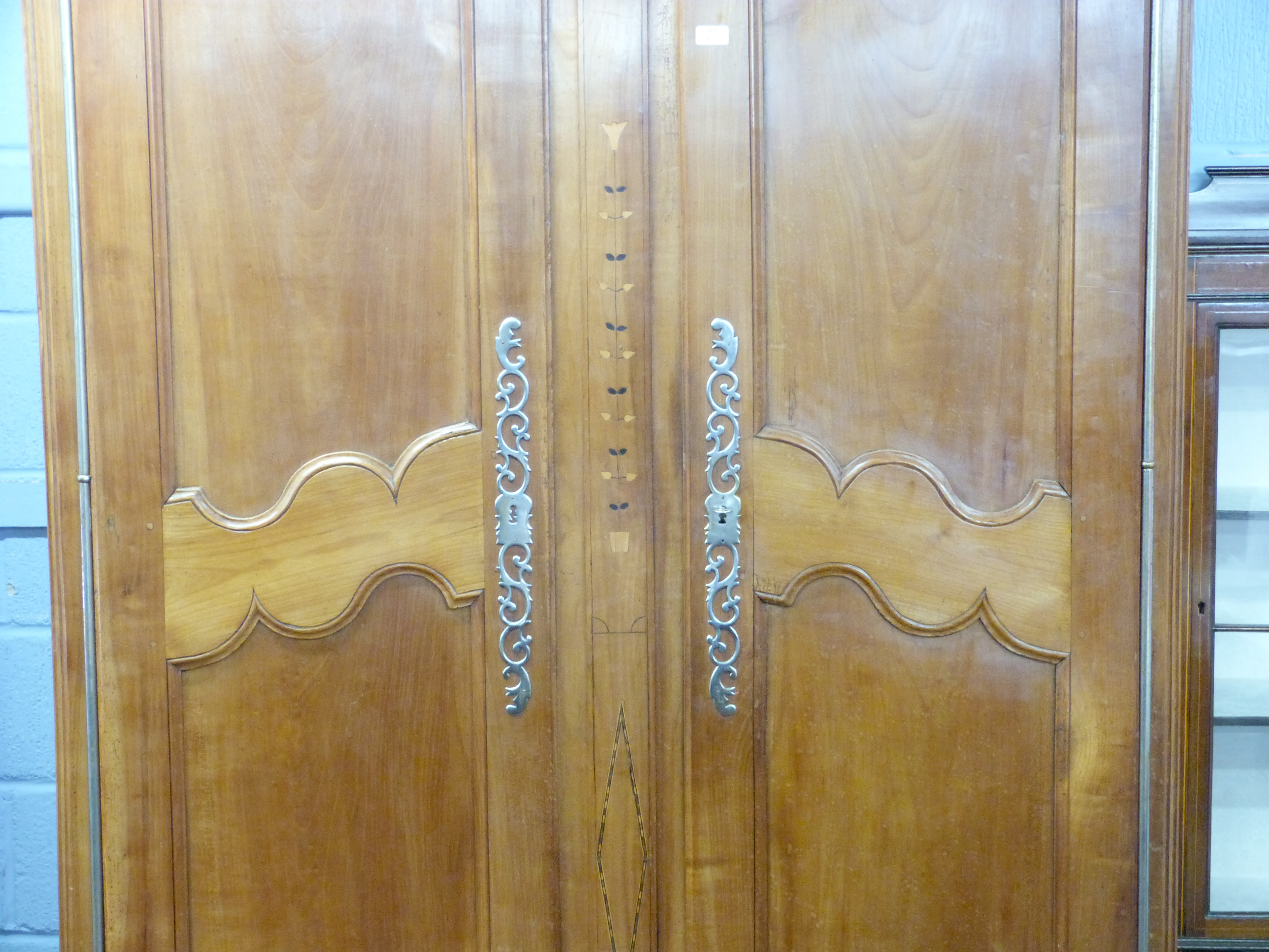 Large inlaid armoire, width approx 140cm - Image 5 of 6