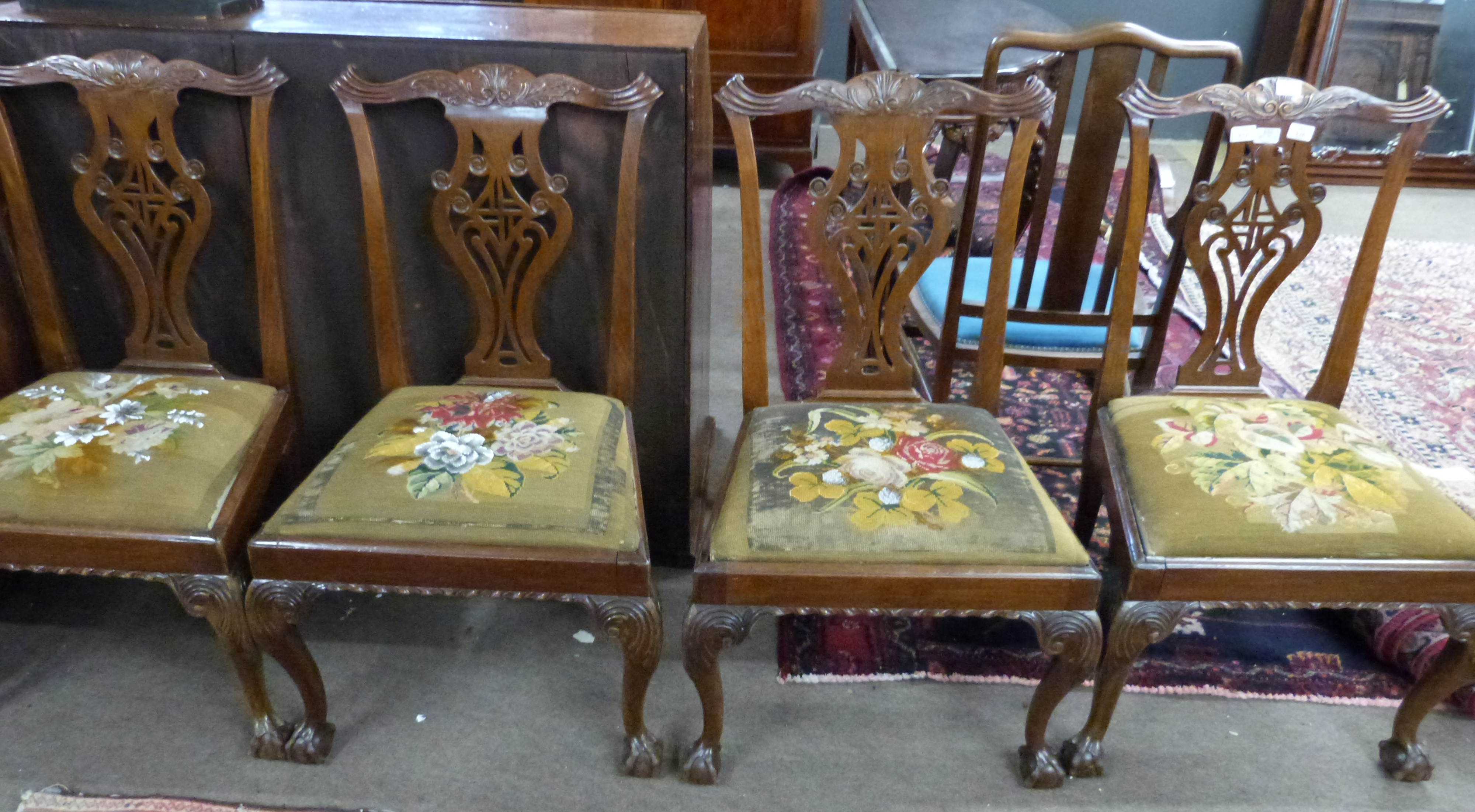 Set of 4 Chippendale style mahogany dining chairs, elaborate pierced splat backs, old tapestry - Image 3 of 3