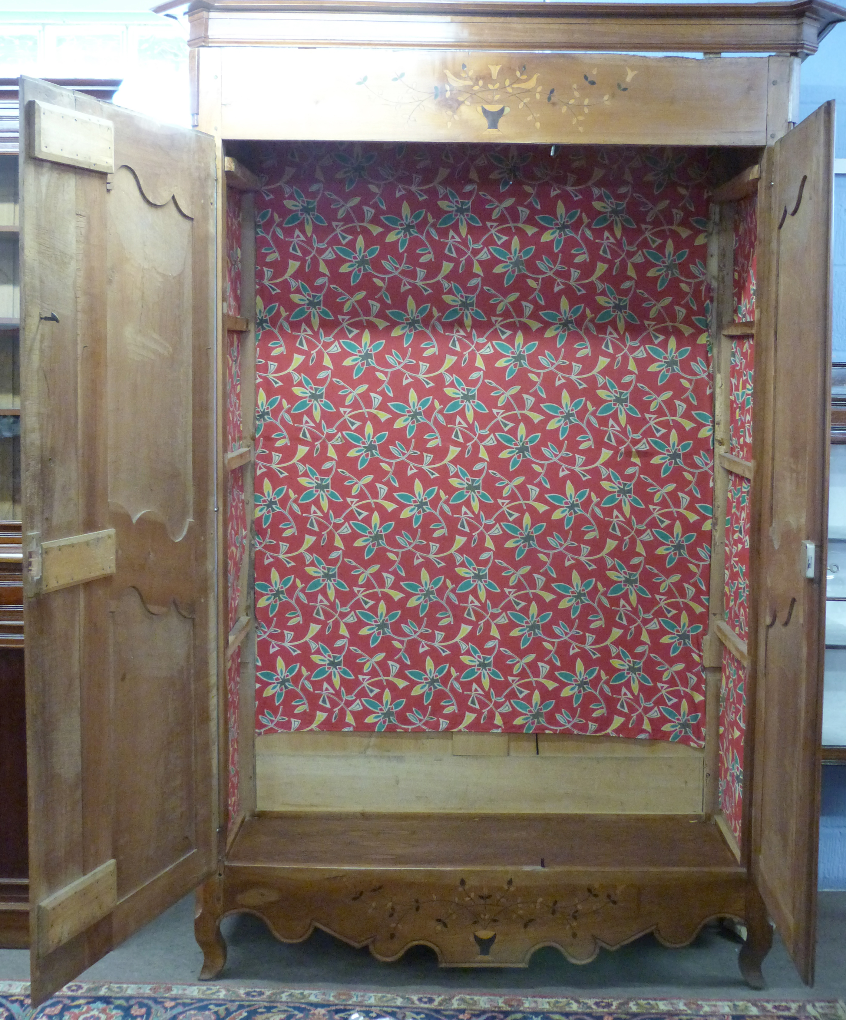 Large inlaid armoire, width approx 140cm - Image 6 of 6