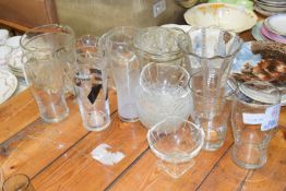 SMALL QTY OF GLASS VASES ETC
