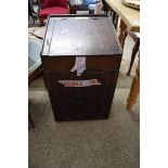 LIFT TOP VINTAGE CHILD'S DESK