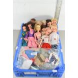 BOX CONTAINING QTY OF SINDY/BARBIE TYPE DOLLS AND CLOTHING