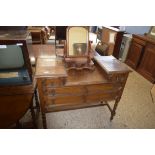 EARLY 20TH CENTURY OAK DRESSING TABLE WITH BARLEY TWIST LEGS, LENGTH APPROX 108CM
