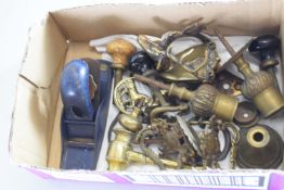 BOX CONTAINING BRASS WARES INCLUDING GAVEL, GERMAN METAL WOOD PLANE ETC