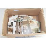 BOX CONTAINING VARIOUS VINTAGE BLACK AND WHITE AND COLOUR POSTCARDS
