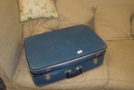 VINTAGE SUITCASE CONTAINING A LARGE COLLECTION OF VARIOUS STAMPS AND COVERS ETC