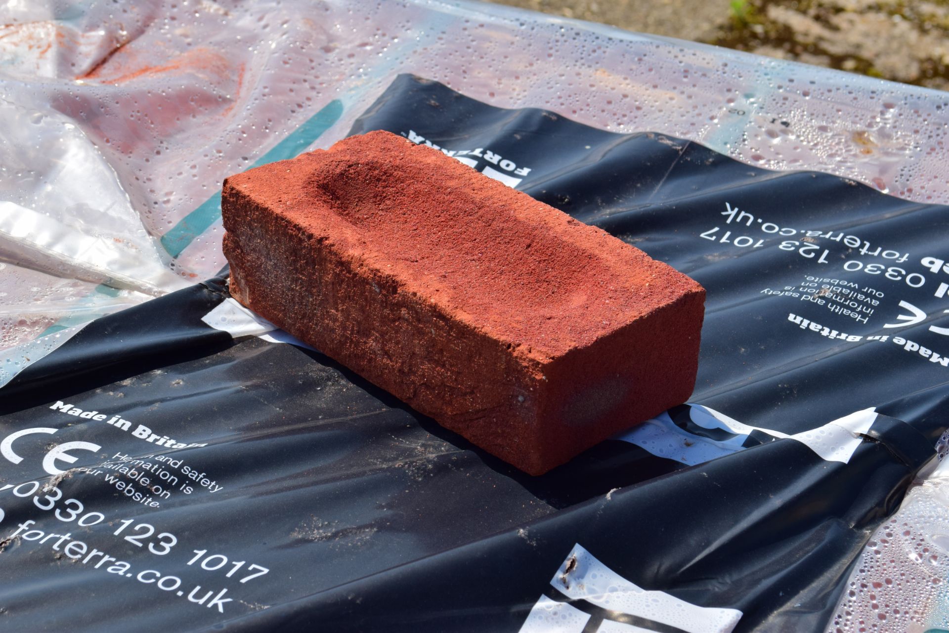 PACK OF ECOSTOCK DECORATIVE RED BRICKS - Image 2 of 2