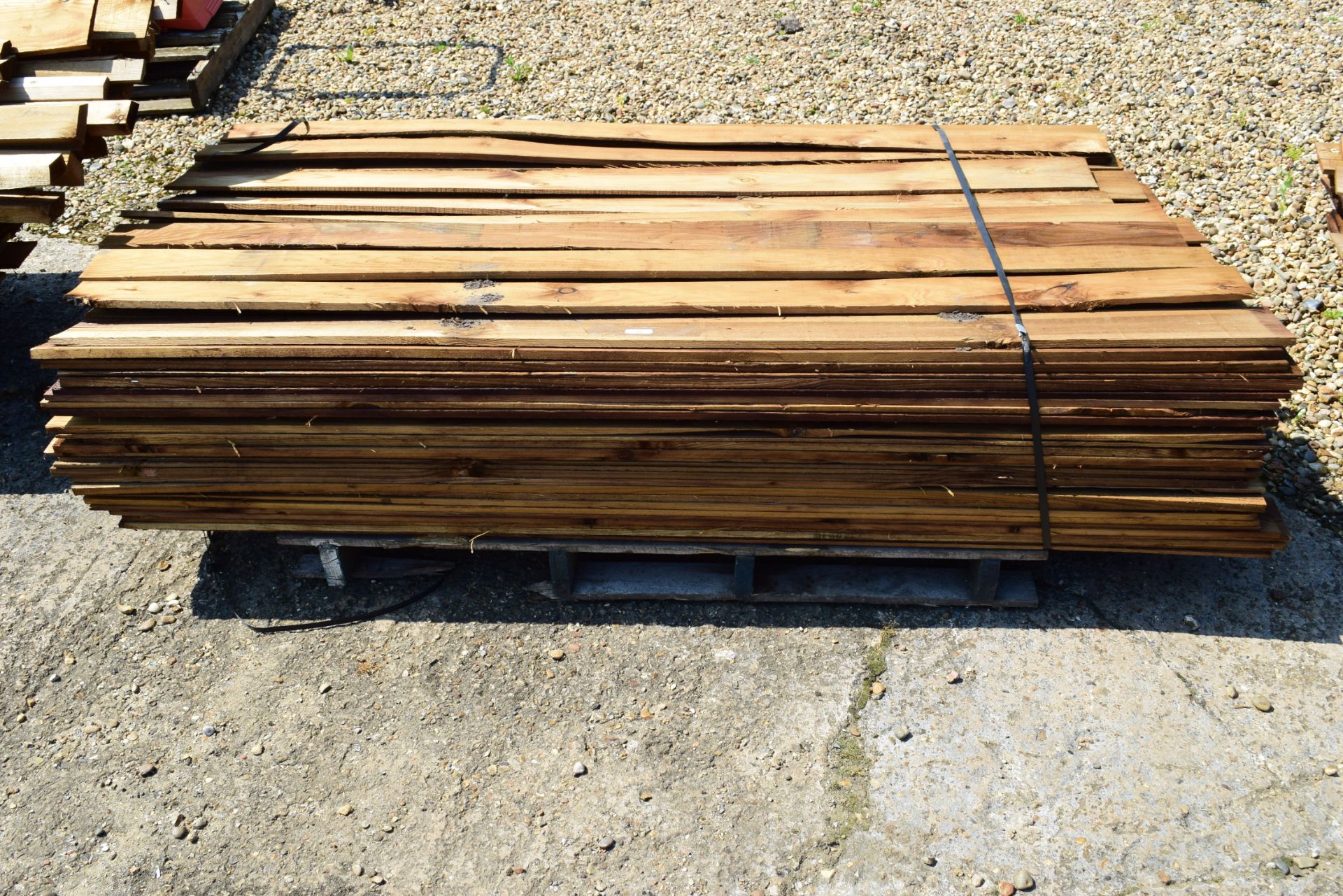 PALLET OF FEATHER EDGE BOARDING