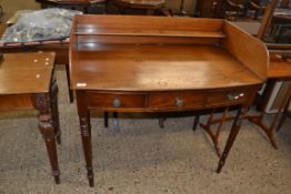 VICTORIAN MAHOGANY GALLERIED BACK TABLE OR WASH STAND FITTED WITH SINGLE FRIEZE DRAWER AND TWO DUMMY