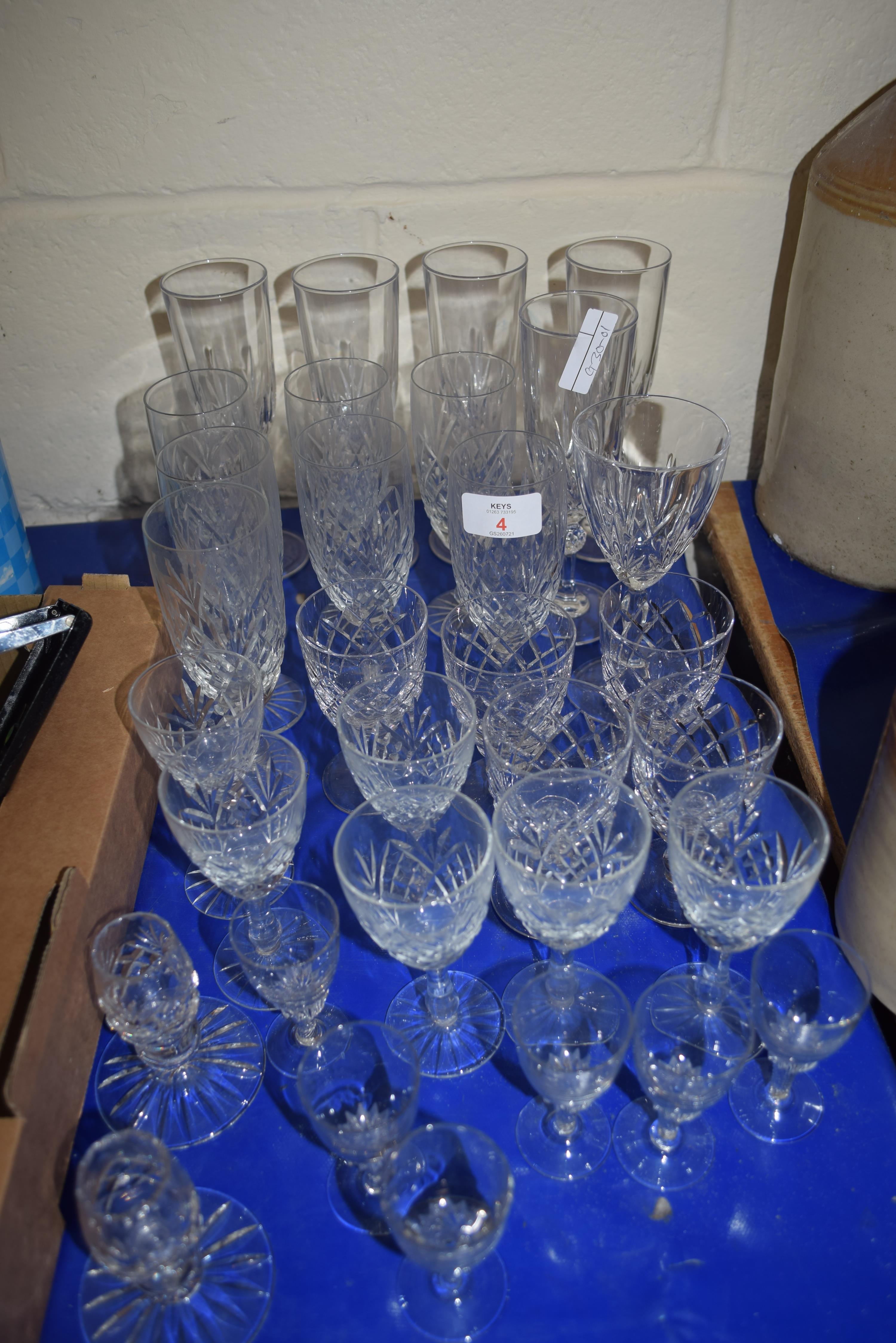 MIXED LOT VARIOUS 20TH CENTURY CUT GLASS DRINKING GLASSES