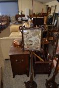 19TH CENTURY MAHOGANY POLE SCREEN FITTED WITH A NEEDLEWORK PANEL DEPICTING A RELIGIOUS SCENE WITH