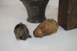 MIXED LOT: VARIOUS WOODEN TOBACCO PIPE HEADS TO INCLUDE ONE FORMED AS A BEARDED MAN AND MARKED "