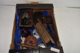 MIXED LOT: VARIOUS FISHING TACKLE COMPRISING ALCOCK BAKELITE ARIELITE REEL, LINE WINDER, PIKE FLOATS