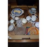 MIXED LOT: VARIOUS MIXED CERAMICS TO INCLUDE VICTORIAN LUSTRE TEA WARES, FLAT BOTTOMED DECANTER