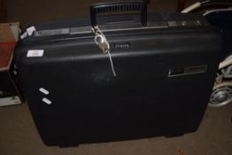 DELSEY CLUB PLASTIC SUITCASE