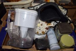 BOX OF MIXED WARES TO INCLUDE KITCHEN WARES, OVEN GLOVES ETC