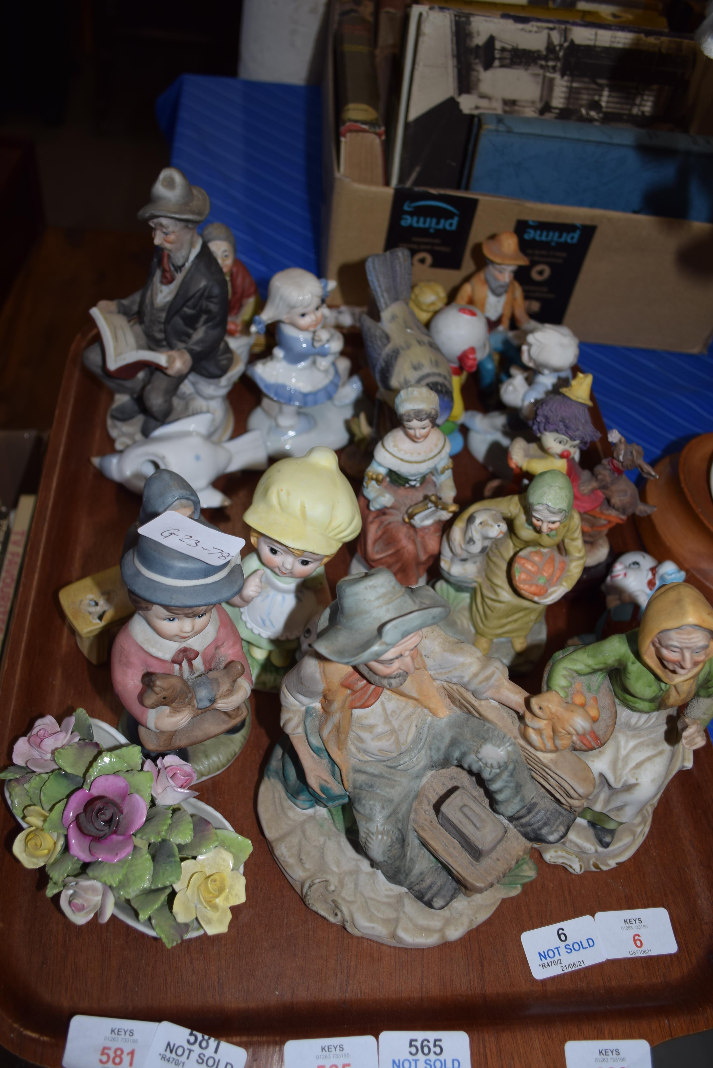 TRAY OF MIXED ORNAMENTAL FIGURES