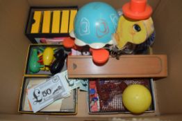 BOX VARIOUS GAMES, TOY PULL ALONG TORTOISE, DOMINOES, GIRAFFE ETC