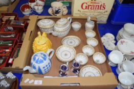 MIXED LOT: CERAMICS TO INCLUDE 18TH CENTURY TEA SET WITH GILT DECORATION, POSSIBLY BY COALPORT,