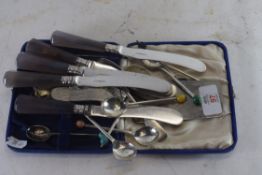 MIXED LOT: WHITE METAL CAKE SLICE, SET OF FIVE KNIVES WITH GLASS OR HARDSTONE HANDLES, BEADED COFFEE