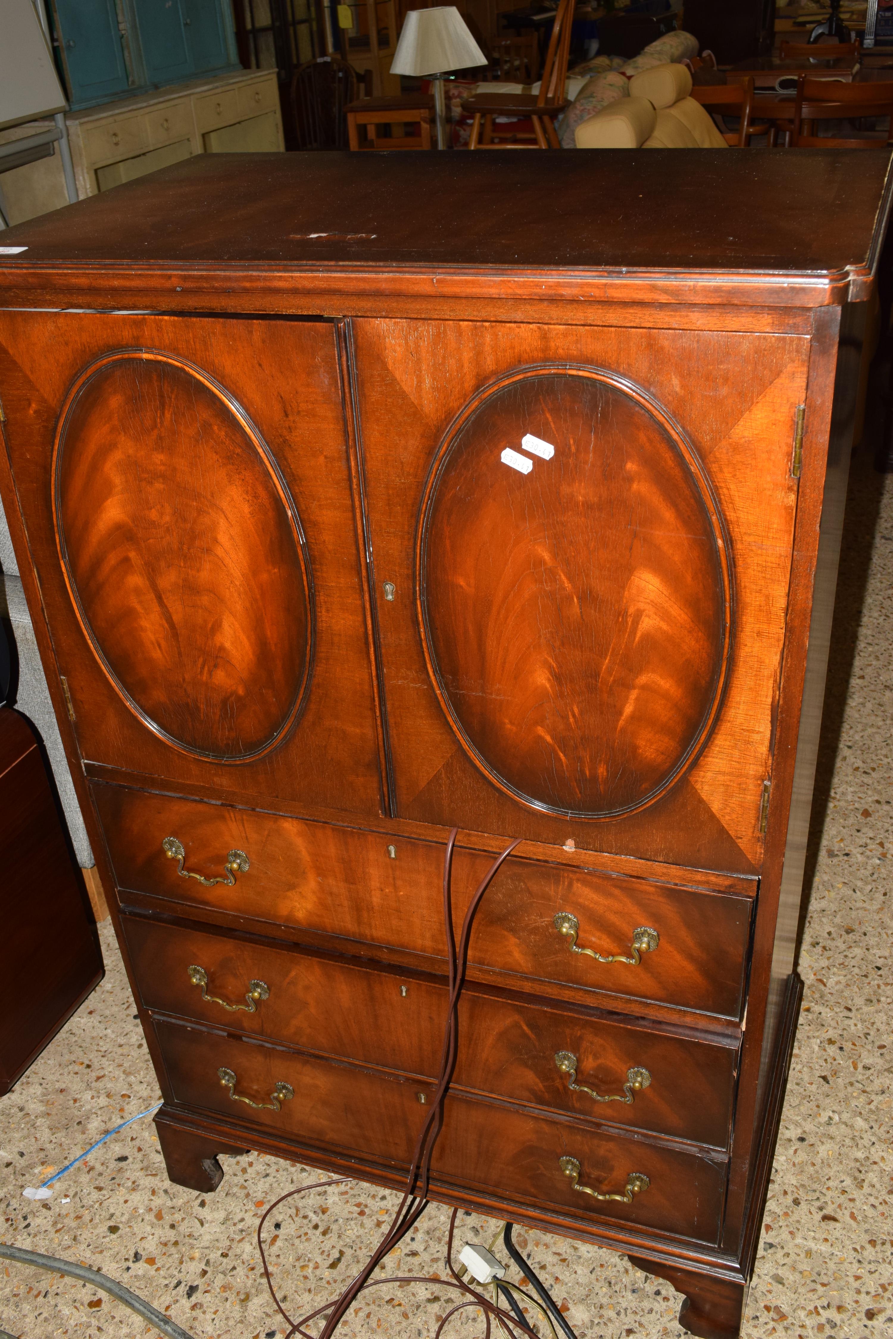 MAHOGANY FINISH ENTERTAINMENT CABINET CONTAINING A HITACHI SD1/260 MUSIC CENTRE WITH SPEAKERS, - Image 2 of 2