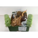 BOX OF MIXED ORIENTAL WARES TO INCLUDE A PAIR OF RESIN SIMULATED JADE FO DOGS, A CARVED WOODEN