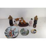 MIXED LOT: MODERN CHINESE CERAMIC FIGURES, ORIENTAL COLLECTORS PLATES ETC