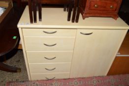 MODERN LIGHT WOOD EFFECT CHEST WITH FIVE DRAWERS AND ONE DOOR, 94CM WIDE