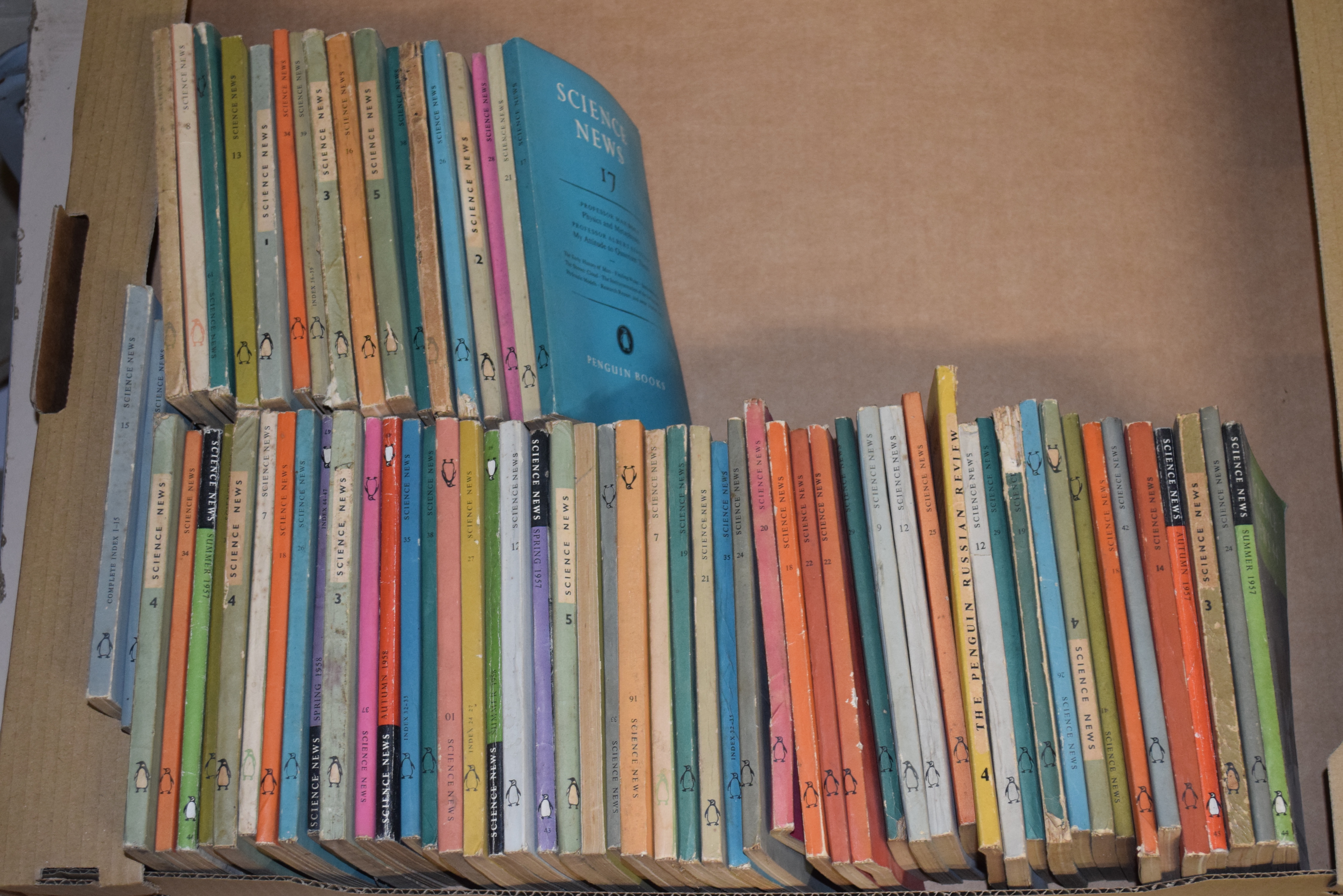 77 VOLS "SCIENCE NEWS" BY PENGUIN BOOKS, REF 752B