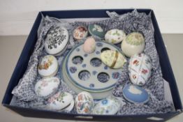 COLLECTION OF CERAMIC EGGS TO INCLUDE POOLE, WEDGWOOD, MASONS AND OTHERS