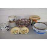 MIXED LOT: VARIOUS CERAMICS TO INCLUDE CROWN DUCAL FLORAL DECORATED BOWL, A PALLASEY SALAD BOWL,