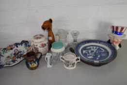 BOX OF MIXED CERAMICS TO INCLUDE MASONS GINGER JAR, IRONSTONE DOUBLE HANDLED BOWL, A SILVAC