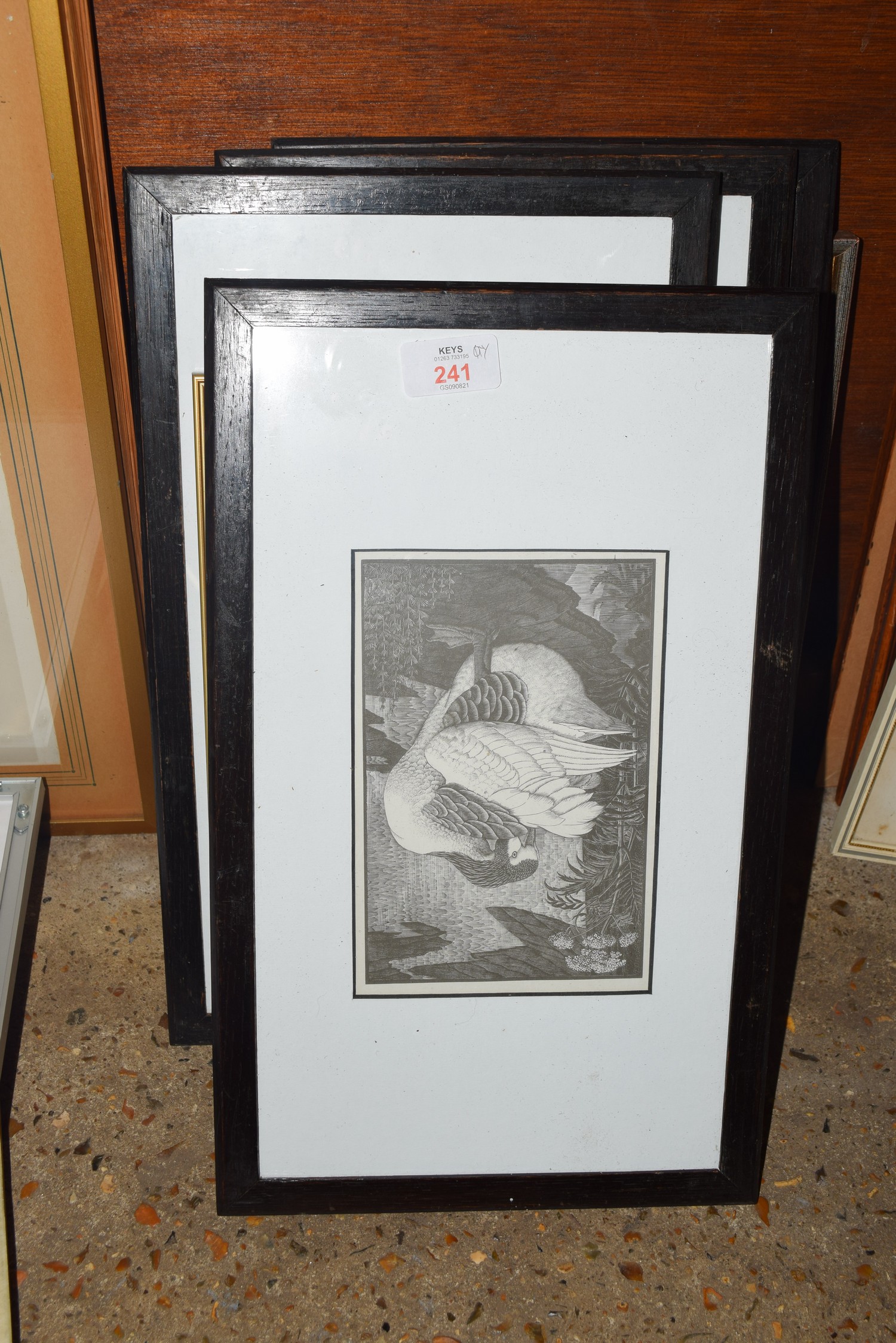 MIXED LOT: FRAMED PICTURES TO INCLUDE ENGRAVINGS, VARIOUS BIRD SPECIES PLUS FRAMED DRIED FLOWER
