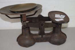 VINTAGE KITCHEN SCALES