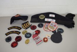 MIXED LOT: VARIOUS VINTAGE SEW-ON MILITARY BADGES TO INCLUDE CIVIL DEFENCE CORPS, GIRLS BRIGADE,