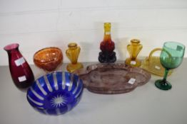 GLASS WARES TO INCLUDE CLOUD GLASS TRAY, AMBER GLASS CANDLESTICKS, CARNIVAL GLASS BOWL ETC