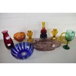 GLASS WARES TO INCLUDE CLOUD GLASS TRAY, AMBER GLASS CANDLESTICKS, CARNIVAL GLASS BOWL ETC