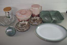 MIXED LOT: CERAMICS AND GLASS TO INCLUDE DENBY HORS D'OEUVRES DISH, HORNSEA KETTLE, DENBY MEAT