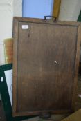 MIXED LOT: OAK TRAY AND TWO GLASS TABLE MATS