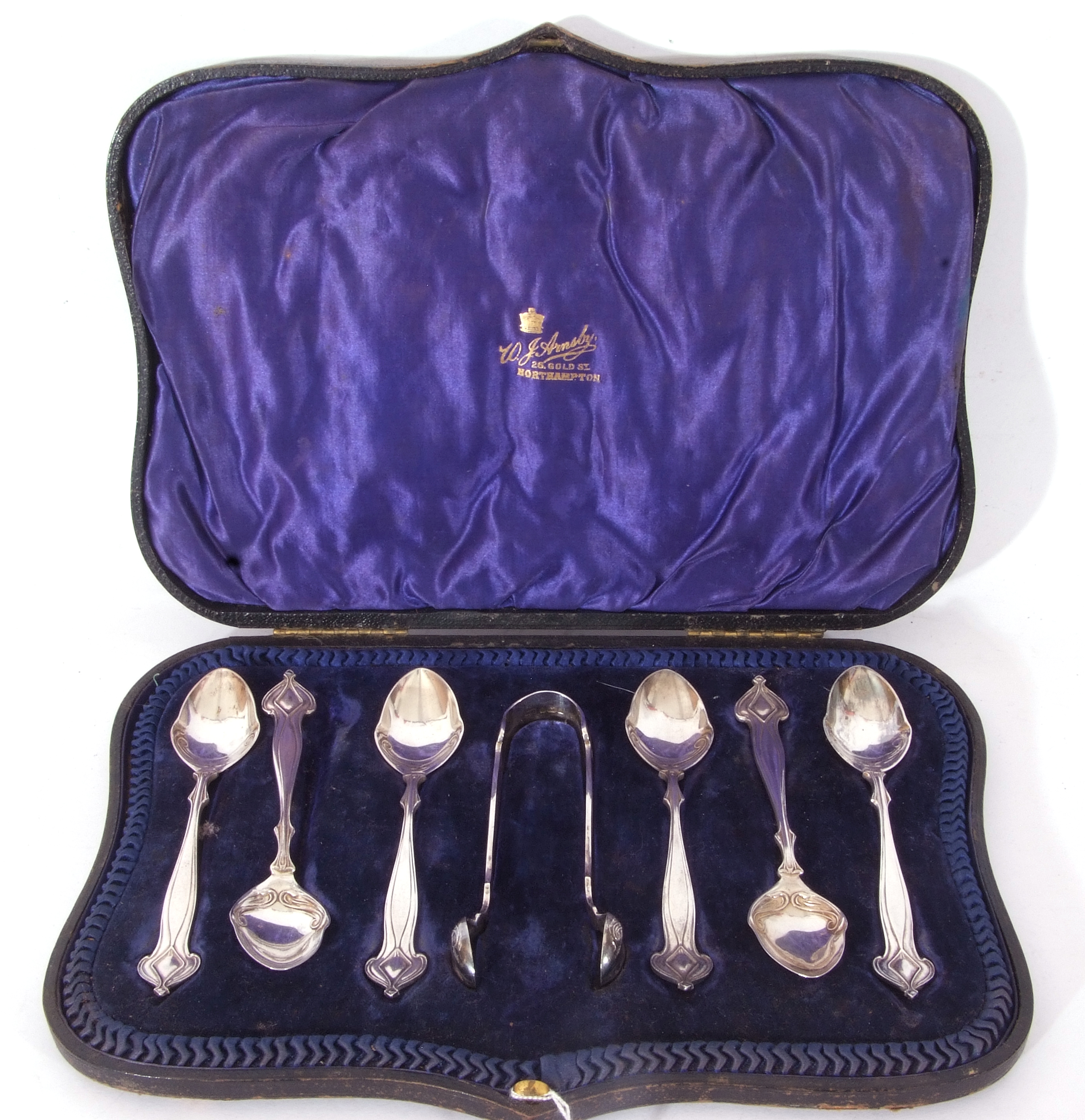 Edward VII cased set of six silver tea spoons and accompanying tongs, Sheffield 1902, maker's mark
