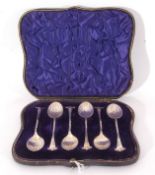 Edward VII cased set of six silver tea spoons with shell formed bowls, London 1902, maker's mark