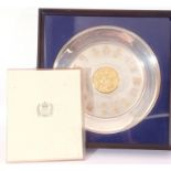 Elizabeth II Silver Jubilee College of Arms 1952-1977 circular commemorative plate decorated with