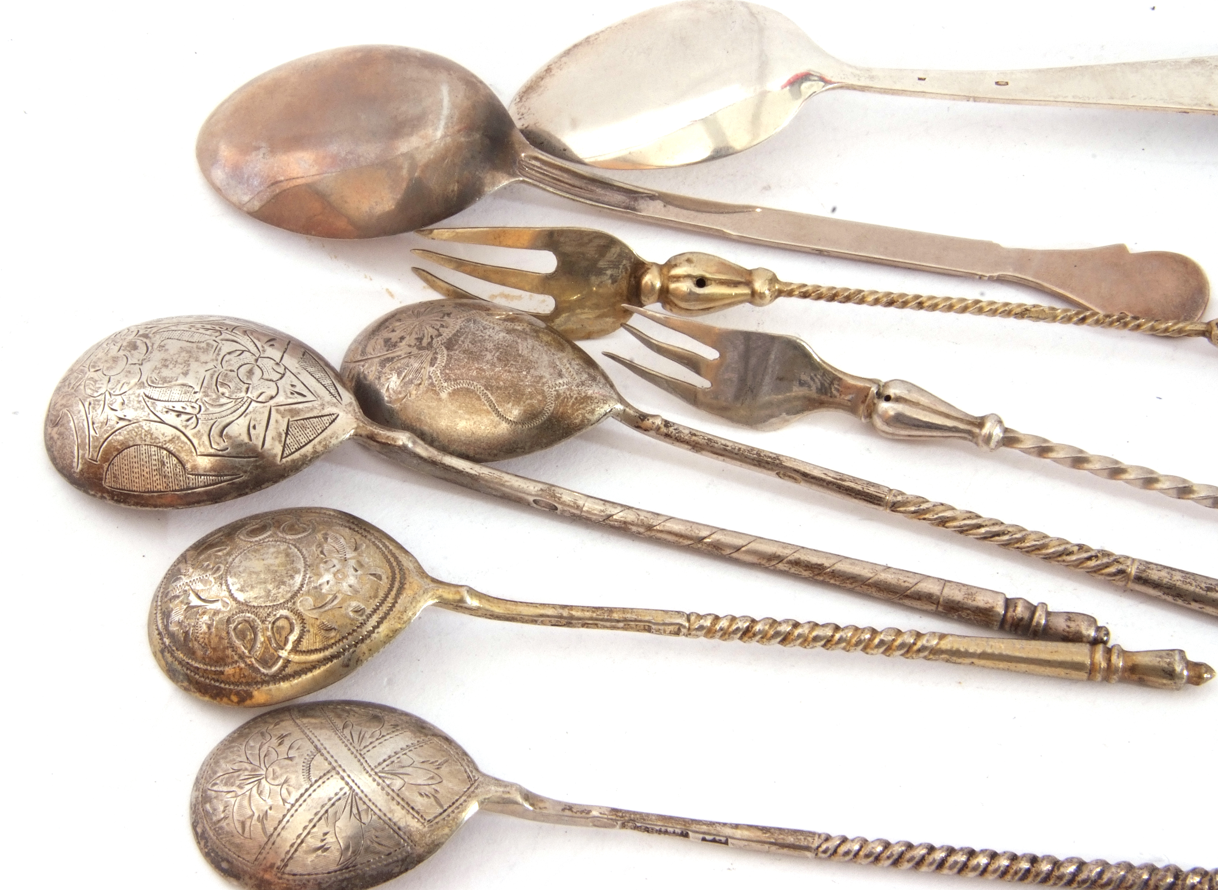 Mixed Lot: Russian silver/white metal wares comprising two tea spoons bearing 84 mark, two small - Image 3 of 3