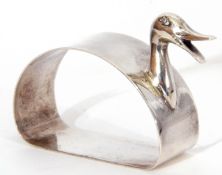 George VI silver novelty napkin ring formed as a duck, maker's mark Lanson Ltd, Birmingham 1946, g/w