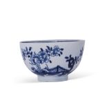 Lowestoft porcelain tea bowl with underglaze blue design of a fence and plants, 8cm diam