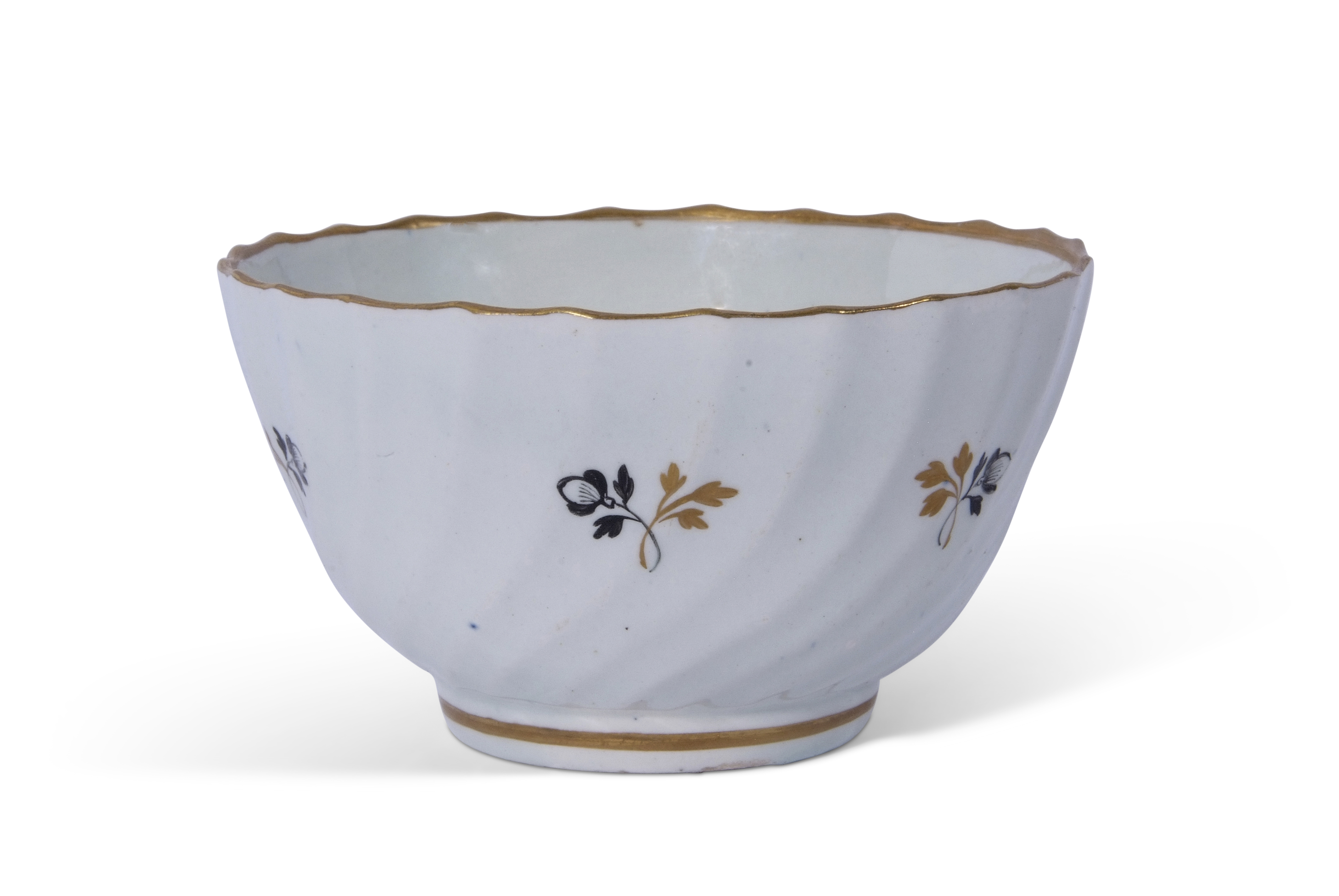 Lowestoft bowl with a shanked moulded body and gilt line rim decorated in Worcester style with