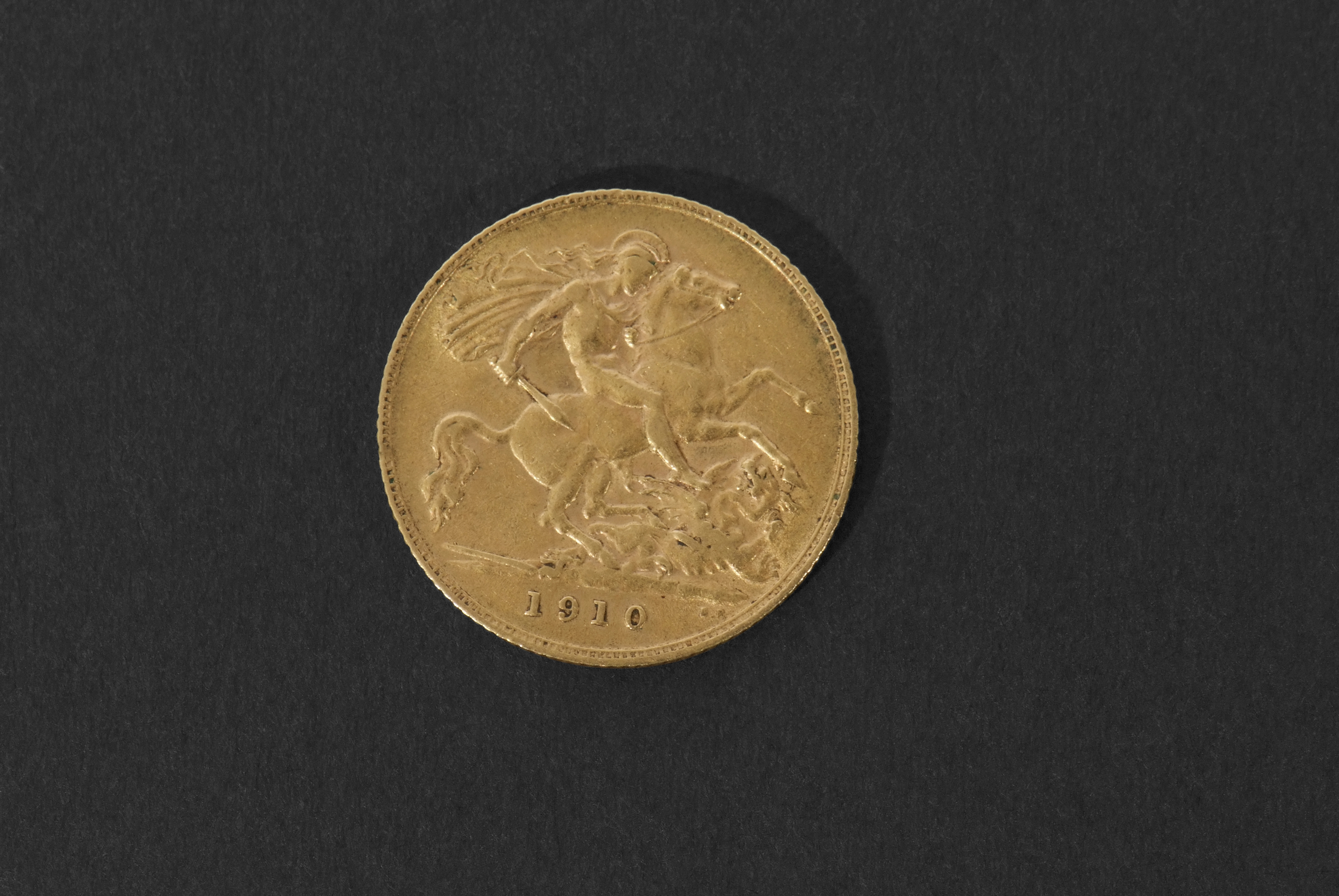 Edward VII gold half sovereign dated 1910 - Image 2 of 2