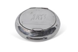 Unusual George V silver snuff box/vesta of circular "pebble" form, the hinged lid opening to