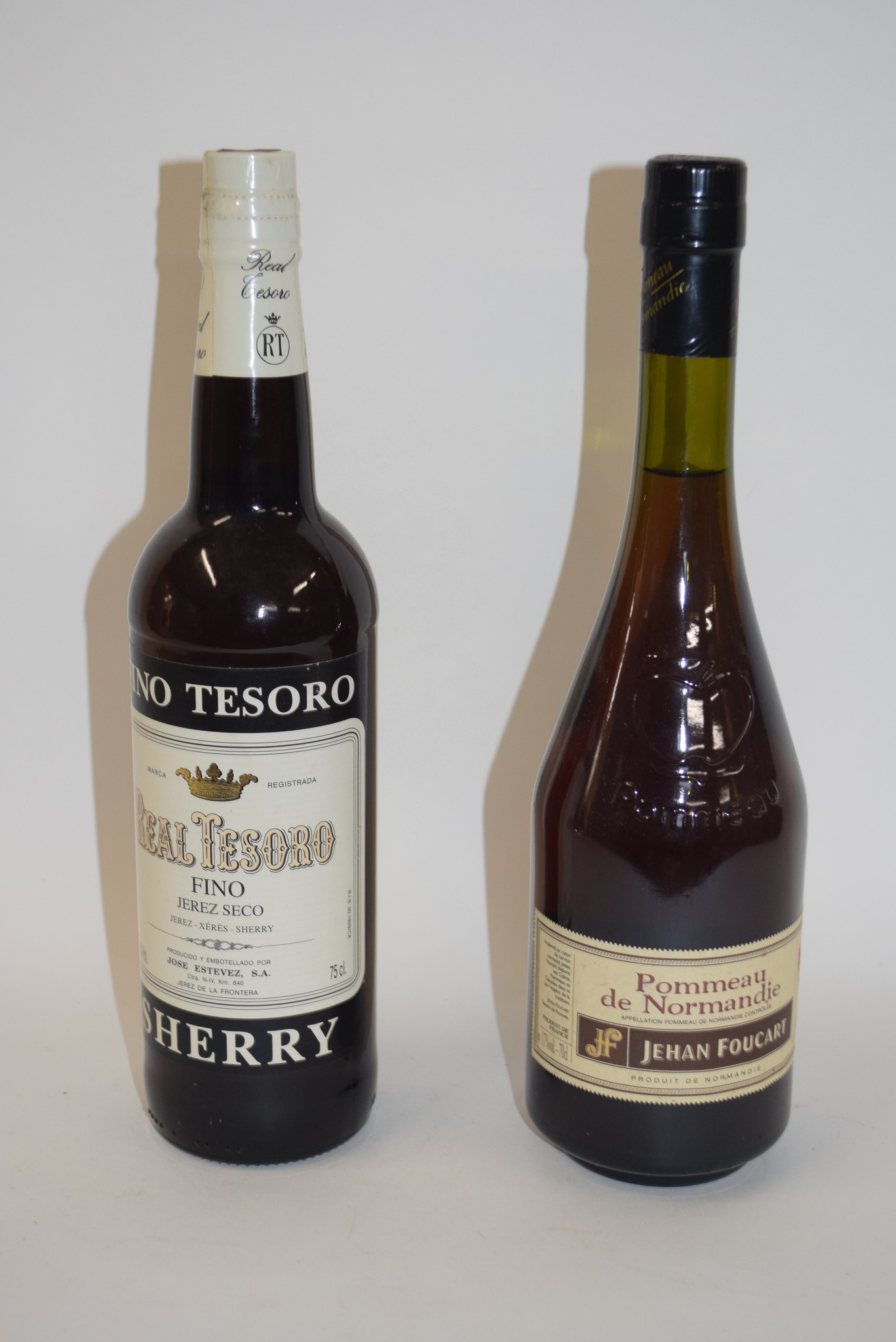 Bottle of Real Tesoro Fino Sherry, 75cl (15%), together with a bottle of Pommeau de Normandie, 70cl,