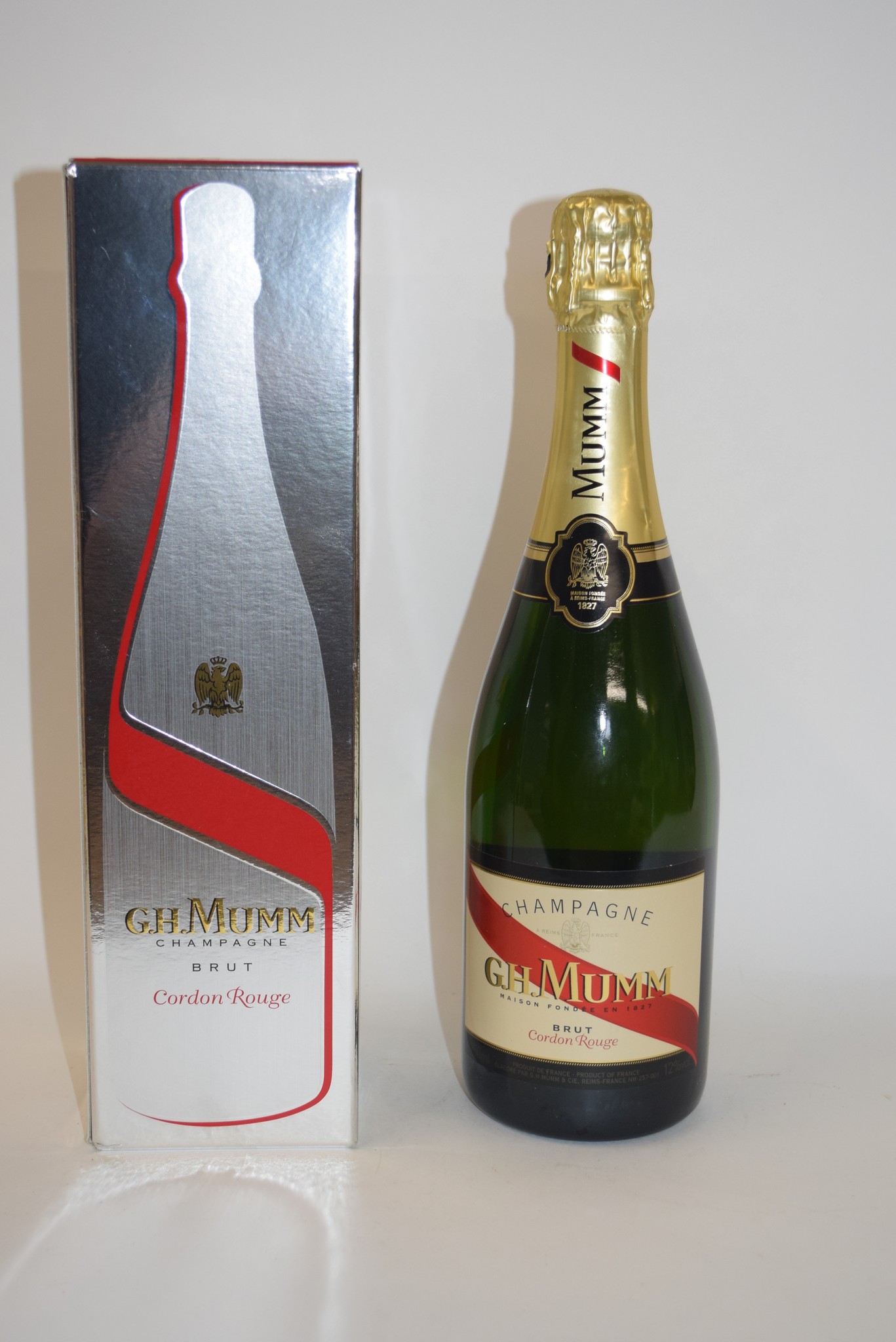 One bottle Mumm champagne Brut Cordon Rouge, 75cl, 12% vol (boxed)